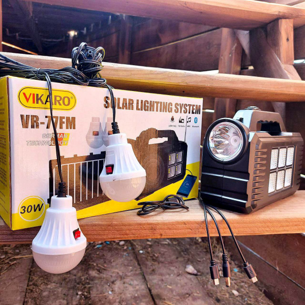 Многофункциональная кемпинговая осветительная зарядная станция Solar lighting system VR-77, 4000 мАч (USB + солнечная батарея, LED фонарь + светильник, с функцией Power bank, 2 LED лампы) / Портативная система освещения на солнечной батарее